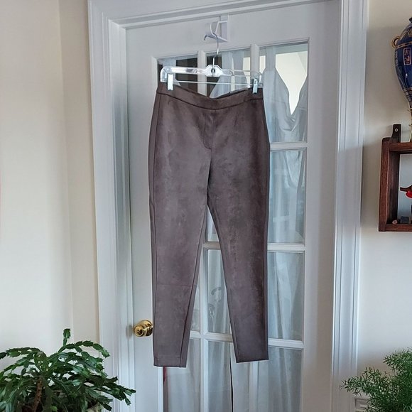 CHICO'S FAUX SUEDE FRONT PONTE LEGGINGS.COLOR: EARTHEN TAUPE SIZE 1R (8-10). NWT - Picture 6 of 11